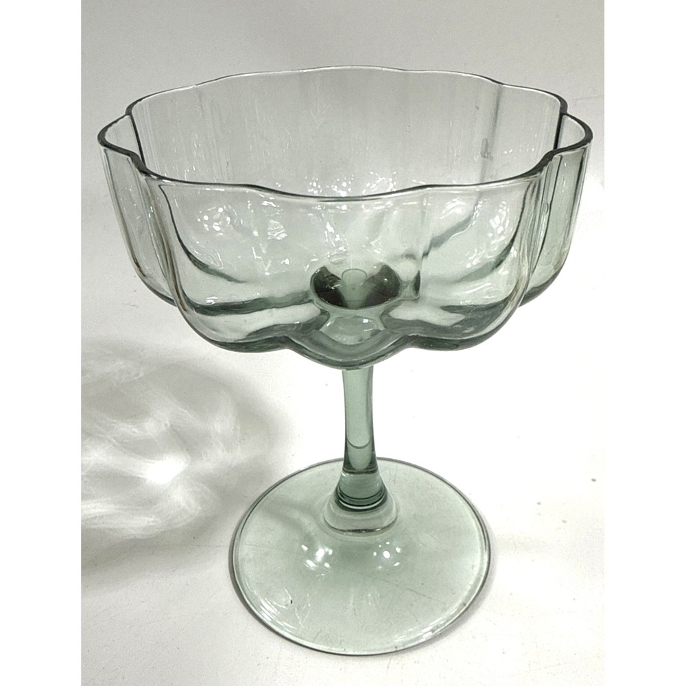 Signature Glassware Scalloped Coupe Glasses light green New The Spring Shop - Picture 5 of 9